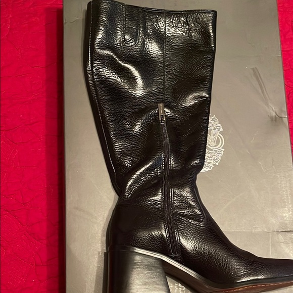 Vince Camuto Black Heeled Boots Sleek Leather Design - Picture 1 of 9